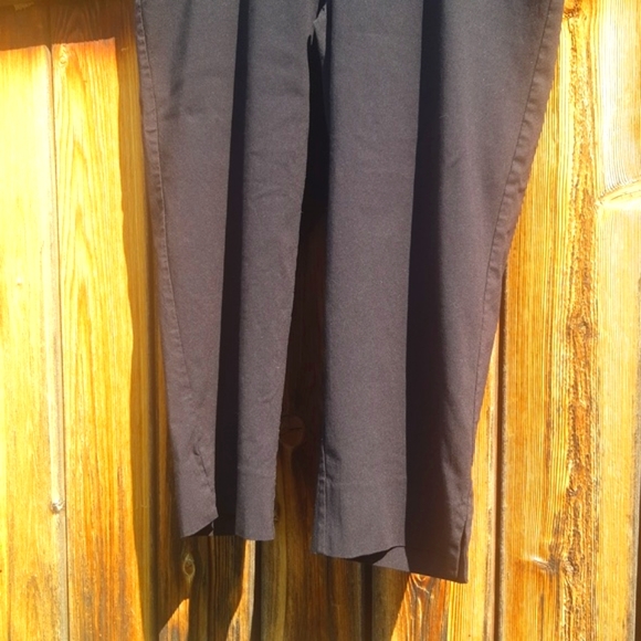 Michel Studio Black Stretch Capris - Picture 3 of 8